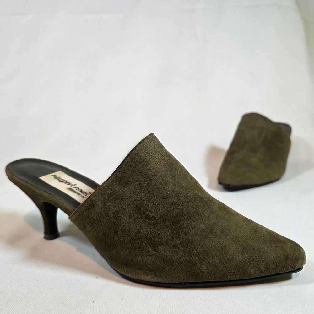 Newport News Womens 6.5B Olive Green Suede Kitten Heel Mules Pointed Toe Y2K
